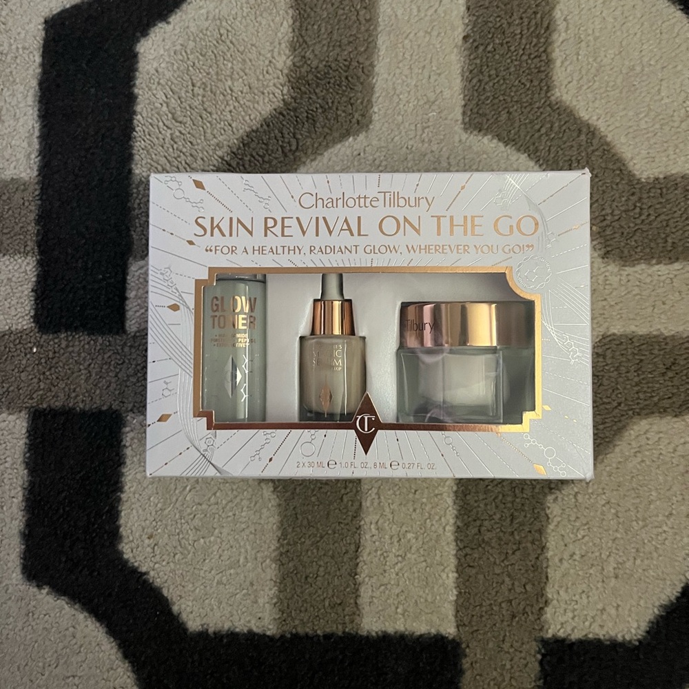 Charlotte Tilbury Skin Revival Set - Gold and White